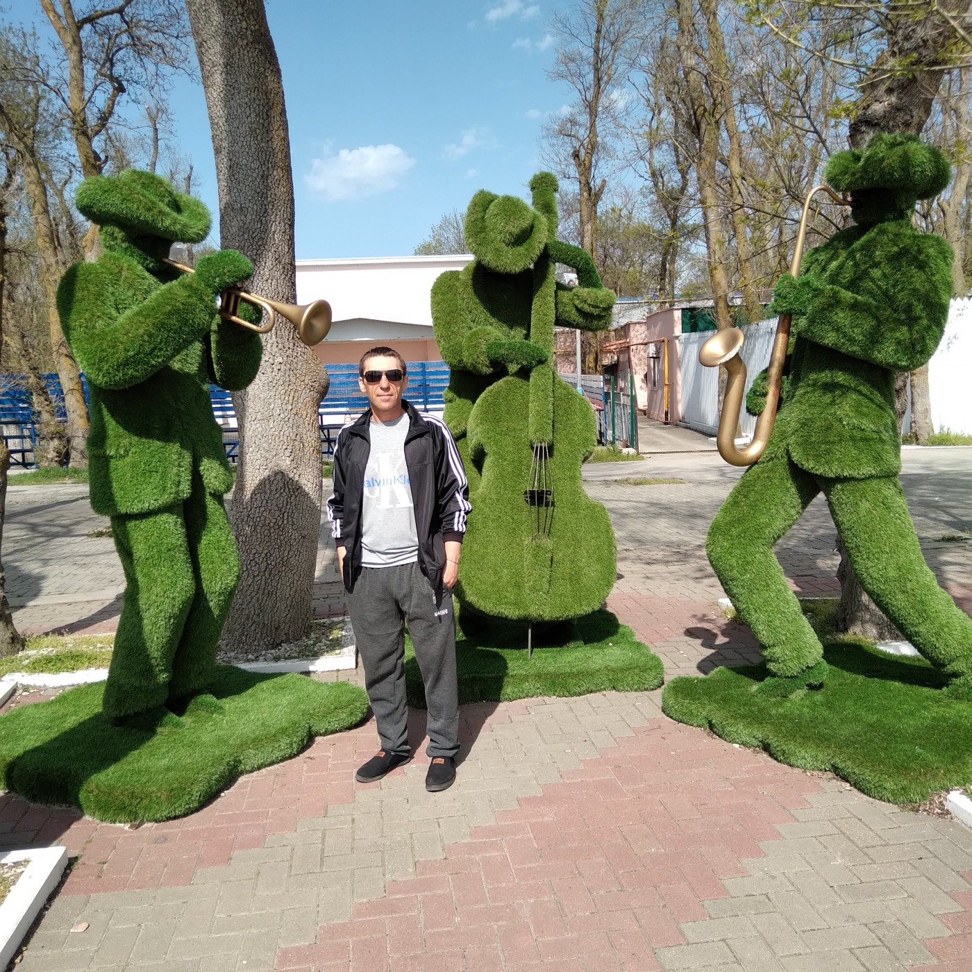 Знакомство. Фото. Нажмите, чтобы увеличить